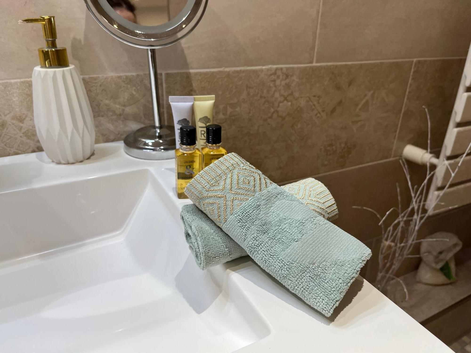 קאן Appartement Cosy Calme Central-Terrasse Proche Palais מראה חיצוני תמונה